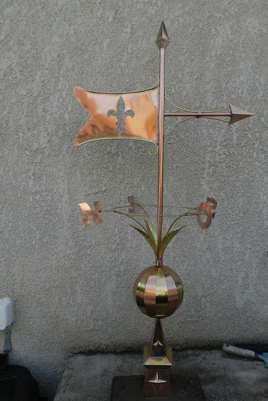 girouette Drapeau fleur de lys sur épi boule à 14 facettes